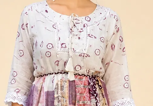 03_Neckline_Sleeve_Detail.webp